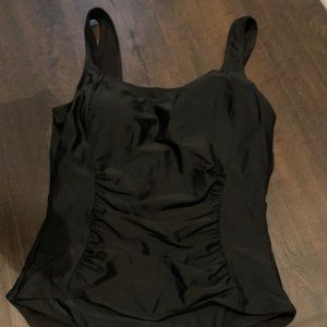 ONE PIECE BLACK SWIMSUIT